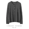 Textura de punto trenzado de cachemira de seda fina y suave estilo retro old money cardigan de temperamento perezoso abrigo versátil de primavera y otoño para mujer