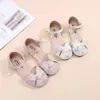 Sapatos Hanfu Novos para Meninas Primavera/Outono 2026 Sandálias de Verão Estilo Nacional Sapatos Infantis para Combinar com Saias Mamian Sapatos Bordados Chineses