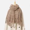 Cachecol Xadrez Transfronteiriço para Mulheres, Xale Quente de Inverno, Luxo Leve, Moda de Ponta, Estilo para o Dia a Dia, Cachecol Longo com Franjas, Atacado