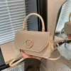 2026 Nuevo Bolso Pequeño Cuadrado de Lujo Ligero para Mujer Estilo Coreano Bolso de Mano Cruzado Letra M con Pedrería Bolso Versátil de Hombro Único Bolso para Viajes Diarios