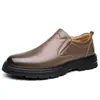 Al por mayor Zapatos de Cuero para Hombre de Cuero Vacuno de Primera Capa, Zapatos de Cuero Genuino Transpirables, Zapatos de Cuero Slip-On para Negocios Casuales, Zapatos de Cuero con Suela Gruesa y Puntera Ancha