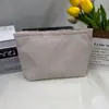 Bolsa de Maquiagem Seersucker Mais Vendida Transfronteiriça Bolsa de Higiene Pessoal Indiana de Mão Grande Capacidade Armazenamento de Viagem Listrada Bordada