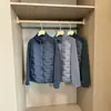 Ligera y cálida chaqueta básica versátil para el exterior, diseño de patchwork en las mangas, cuello alto, forro polar 13643