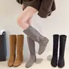 Botas de Moda de Gamuza de Caña Alta Modelo Nuevo Otoño 2026 Estilo Coreano Diseño Tipo Calcetín con Aumento Interno de Altura, Punta Redonda Hueca, Tacón Grueso Botas para Mujer
