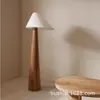Luminária de Piso de Madeira Maciça Usada para Quarto Sala de Estar Designer Ajustável SantaTMM Estilo Wabi-Sabi Atmosfera Retrô Luminária de Mesa