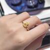 Familia Zhou con este año de anillo de conejo cobre chapado en oro trémolo libro rojo pequeño con fabricantes de anillos de conejo al por mayor