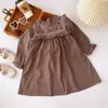 Vestido floral bordado estilo francés transfronterizo con cuello alto para niñas, colección otoño 2026, con mangas largas volantes y diseño estilo princesa