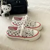 Tênis de Lona com Design Único para Mulheres 2026 Verão Novo Estilo Americano Finos Respiráveis Sapatos Brancos Tênis Casuais de Moda