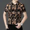Camisa Masculina Jacquard de Seda Gelada Meia Manga Fina de Verão Não Amassa Casual de Negócios Solta Camisa Cardigan de Manga Curta para Homens de Meia-idade