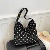 Bolsa de Bolinhas Feminina 2026 Nova Outono Inverno Popular Moda High-End Retrô Bolsa de Ombro Bolsa Tote de Grande Capacidade