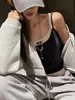 Projetada com Senso de Estilo, a Blusa de Alça Falsa Duas Peças para Mulheres no Verão é em Estilo Americano Hot Girl, Adequada para Usar em Camadas, Modelagem Justa, Versátil e Valoriza a Silhueta