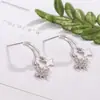 Pendientes Minimalistas de Estrella, Diseño de Nicho de Lujo Ligero, Pendientes de Alta Gama para Mujer, Nuevo Estilo Popular 2025, Modernos y Exquisitos