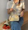 Bolso pequeño cuadrado con textura de cera de aceite, personalizado, plateado, estilo retro, moderno y versátil, tipo bandolera tipo bolos.