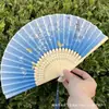 Leque Dobrável Estilo Antigo Transfronteiriço para o Verão, Estilo Chinês, Hanfu, Cheongsam, Leque Pequeno Dobrável de Bambu Portátil para Mulheres