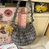 Bolso Cruzado de Hombro Único Plisado Rojo Estilo Coreano Cuadros Artísticos Alto Valor Estudiante Universitario Versátil para el Trabajo Bolso Dumpling