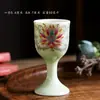 Vaso cerámico para baijiu vaso de tallo alto casero licor fuerte vaso pequeño de tallo alto taza creativa de un sorbo vaso antiguo para brindis de boda