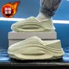 Chinelos de algodão tamanho grande para homens, inverno, internos, casa, antiderrapantes, impermeáveis, sola grossa, forro de pelúcia quente, sapatos de algodão para exterior para mulheres
