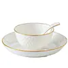 Tigela de cerâmica para uso doméstico, em relevo, design simples com borda dourada, adequada para comer arroz, macarrão ou sopa, pode ser usada no micro-ondas e é autolimpante