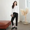 Camisa de Chiffon com Gola Alta Estilo Francês para Mulheres, Design Único, Blusa Branca, Temporada de Primavera, Caimento Solto, Top Elegante de Manga Longa