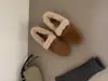[]2026 Otoño Nuevos Zapatos de Mujer Aumento Interno de Altura Punta Redonda Moño de Piel Zapatos de Una Sola Pieza Zapatos de Mujer
