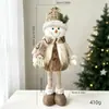 Figura navideña de piña tejida estilo retro con temática de bosque y patas extensibles, un adorno de gnomo o Santa Claus para decoraciones navideñas