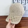 Gorra de Béisbol Bordada Estilo Coreano para Otoño e Invierno con Letras y Pedrería para Mujer, Engrosada y Cálida, Circunferencia de Cabeza Grande, Gorra de Pico para Hombre, Resistente al Frío, Adelgaza la Cara