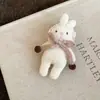 Broche Novo de Urso e Gatinho Aveludado para Outono e Inverno Desenho Criativo de Desenho Animado Fofo Versátil para Corsage Acessórios de Nicho para Mulheres