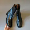 Botas de tornozelo retrô de salto alto para mulheres, novo estilo outono e inverno 2026, botas estilo Martin de bico quadrado, botinhas estilo francês para baixinhas com saltos grossos, botas de cano justo