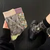 Meias 3D com Padrão em Relevo de Cano Médio para Mulheres, Meias Slouch Respiráveis e Absorventes de Suor de Nicho Vintage, Meias de Algodão Coloridas e Elegantes com Contraste