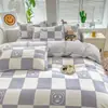 Juego de Ropa de Cama Fresco y Sencillo de Cuatro Piezas, Funda de Edredón, Ropa de Cama Individual para Dormitorio de Chicas, Uso en el Hogar, Lavable, Conjunto Moderno de Tres Piezas