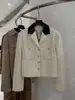DestacadoYuran 26 Nuevo Blazer a Medida para Principios de Otoño Anti-Arrugas Sin Planchar con Costuras de Contraste y Diseño de Bloque de Color, Chaqueta Corta