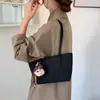 Bolsa de balde tecida estilo retrô transfronteiriço, de alta qualidade, com textura fosca, nova coleção outono/inverno 2026, moderna e prática para o dia a dia, bolsa de ombro ou de braço