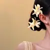Cosas florales de principios de verano: Pinza para el pelo tipo estrella de mar amarilla estilo vacacional con pasador lateral de flor, dulce accesorio para el pelo de la costa para niñas