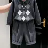 Estilo Coreano Meninos 2026 Outono/Inverno Novo Suéter de Tricô Cinza com Padrão Argyle e Gola Polo Manga Longa Roupa Infantil Calça Casual