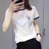 Camiseta Branca Manga Curta para Mulheres, Modelo Novo 2026, com Gola Color Block e Estampa de Coração, Projetada para Comércio Exterior e Comércio Transfronteiriço