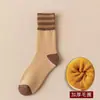 Novas Meias de Terry com Listras de Três Barras Meias Femininas Outono e Inverno Plus Veludo Meias Grossas Quentes Meias para Não Sentir Frio Meias de Algodão Fabricante