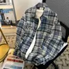 Camisa Xadrez Bordada com Borboletas para Homens e Mulheres Primavera e Outono Nova Moda Estilo Americano Marca Fashionável Solta Casual Lavada Gola Camisa Jaqueta