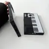 Funda Creativa Negra y Blanca Cuadrada para Piano iPhone17 Apple 16 Adecuada para 14/15Pro Max Funda para Teléfono Móvil Cubierta Anti-Caídas 13