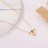 Collar para Mujer, Estilo Coreano, Alfabeto Inglés 26 Letras, Colgante de Corazón, Cadena Corta de Onda de Agua, Cadena para Clavícula, Cadena Corta para Clavícula al por Mayor