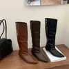 Botas Longas Femininas 2026 Nova Moda Elegantes de Bico Fino e Salto Gatinho 2.5cm Versáteis Emagrecedoras de Cano Alto