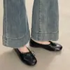 Primeiro Encontro Jifa Francês Laço Suave Boca Rasa Sapatos Vermelhos Únicos Femininos 2026 Novo Estilo Pés Não Cansados Couro Macio Sapatos Mary Jane