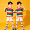 Fantasia infantil de performance listrada arco-íris conjunto de roupa de dança hip-hop cheerleading para atividades de jardim de infância e ensino fundamental conjunto de uniforme de aula moderno