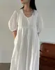 Liquidação: Casacos, Camisas de Manga Curta, Todas as Roupas Vendidas com Prejuízo. Alguns itens podem ter pequenas imperfeições, Sem Devoluções ou Trocas