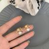 Pendientes cortos de plata S925 con forma de camelia y perla, estilo hada, con personalidad, temperamento, estilo retro, estilo frío Mori.