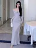 Vestido longo bodycon justo de um ombro só, puramente sedutor e sexy, único e super estiloso, outono 2026