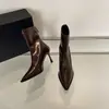 Novas Botas Slim Outono/Inverno 2026 com Salto Alto Fino, Bico Fino, Couro Macio Elegante, Zíper Traseiro, Botas Curtas Versáteis Estilo Coreano