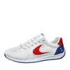 Sapatos Masculinos, Sapatos Esportivos de Malha Respirável e Confortáveis para o Verão, Sapatos Brancos Versáteis da Moda com Solado Macio e Solado Grosso, Sapatos Casuais de Malha Respirável
