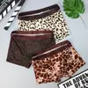 Roupa Íntima Masculina de Seda Gelada com Estampa de Leopardo Personalizada de Verão, Confortável e Macia, Boxer Ousado, Shorts Sexy de Quatro Cantos
