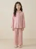 Fabricante Personaliza Conjuntos de Pijama de Gaze Dupla para Crianças, Conjuntos de Pijama Macios e Respiráveis de Manga Longa para Uso Doméstico
