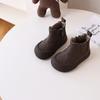 Botas de couro para meninas Outono Novo estilo britânico Botas de solteiro para meninas Botas Martin Botas curtas para bebês Botas infantis de fundo macio